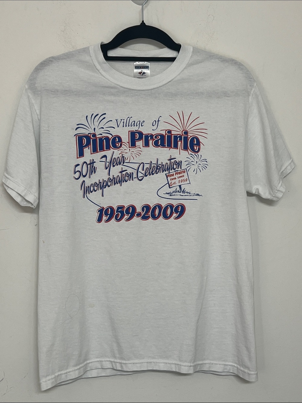 🌞 Jerzees Village of Pine Prairie 50th Anniversary White Graphic Tee 1959-2009 M